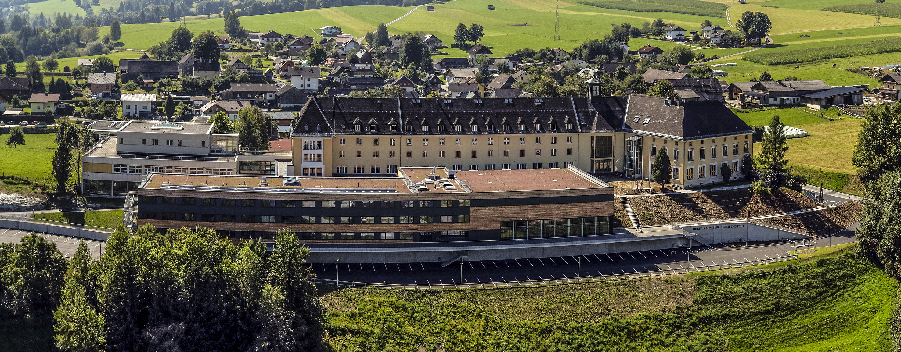 Schulgebäude in Raumberg